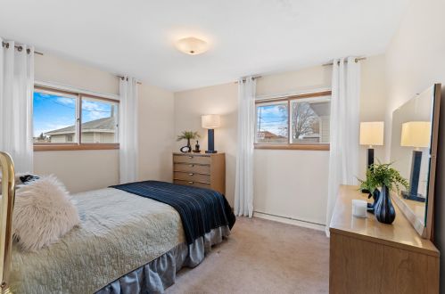 1526 Foster Ave, Milwaukee WI 53221-2823 exterior