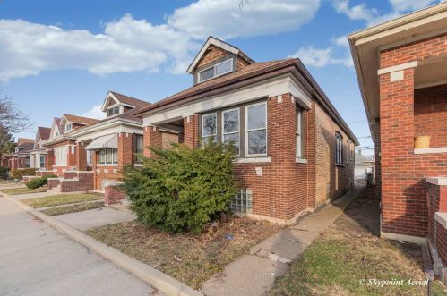 7629 May St, Chicago, IL 60620-2925