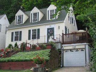 65 Ann St, Dover, NJ 07801-4449