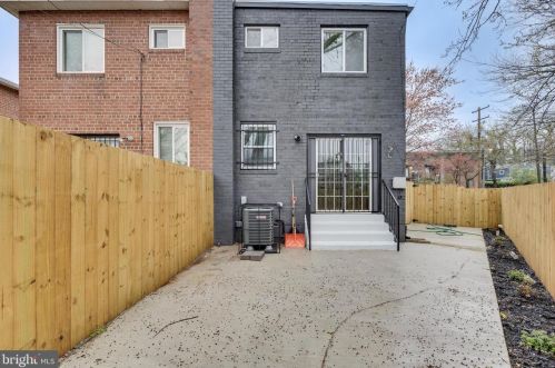 5112 Southern Ave, Washington DC 20019-5848 exterior