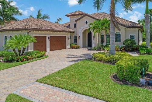 6653 Costa Cir, Naples FL 34113-1703 exterior