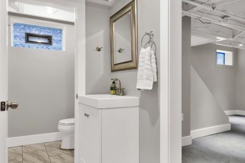 454 Dallas Ave, Pittsburgh PA 15217-1309 exterior