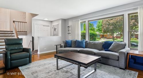 895 Saylor Ave, Elmhurst, IL 60126-4762