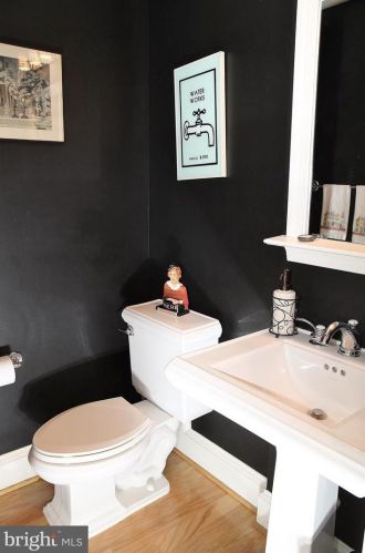 422 Royal St, Alexandria VA  22314-2335 exterior