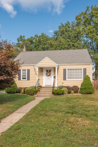 230 Marcroft St, Stratford, CT 06614-3853
