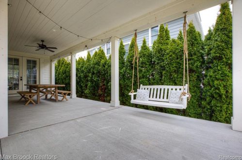 911 Bates St, Bham MI  48009-1974 exterior