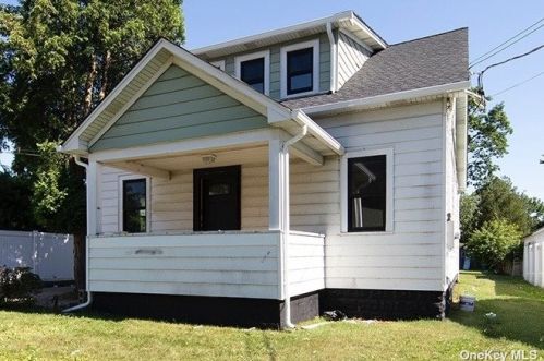 10 21st St, Huntington Station NY  11746-3259 exterior