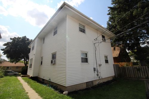 7406 Derby Pl, Milwaukee WI 53209-5841 exterior