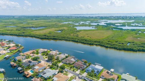 1530 Sykes Creek Dr, Merritt Island, FL 32953-3174