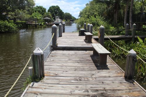 458 Camelotdr, Fort Pierce FL 34983-1763 exterior