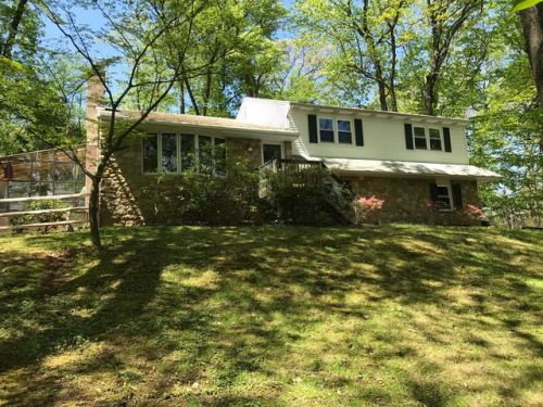 1850 Terwood Rd, Huntingdon Valley, PA 19006-5518