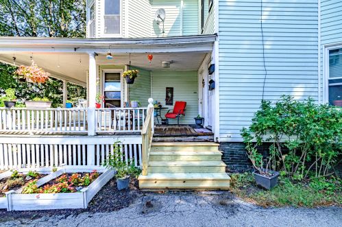 17 Whitney Ave, Portland ME  04102-2521 exterior