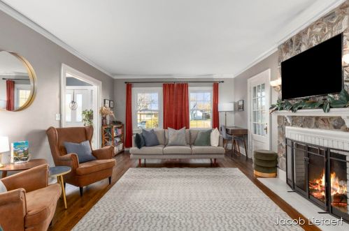 524 3 Mile Rd, Grand Rapids MI 49505-3345 exterior