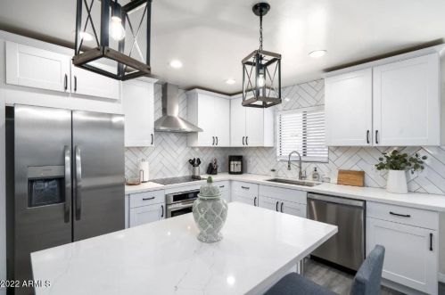 2331 Belmont Ave, Phoenix AZ 85051-6618 exterior