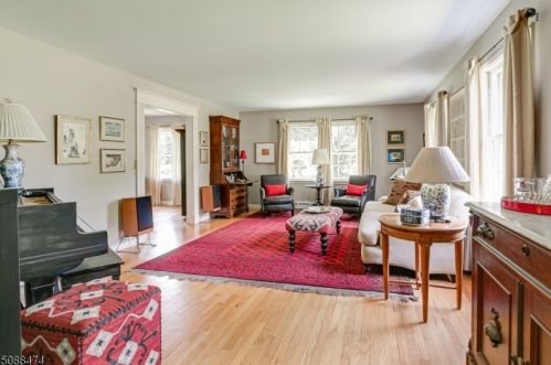 1 Marion Ln, Scotch Plains, NJ 07076-2924