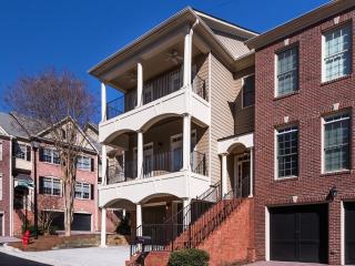 5469 Battery Ln, Atlanta, GA 30342-7002