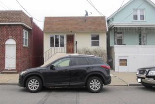 216 7th St, Fairview, NJ 07022-1314