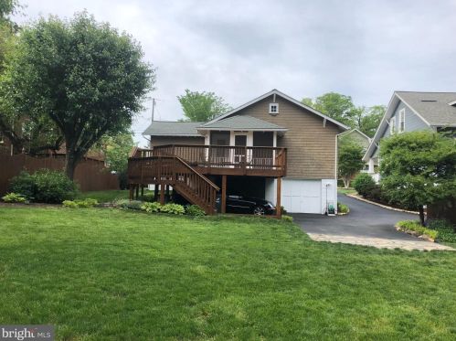 3914 17th St, Arlington, VA 22207-3642