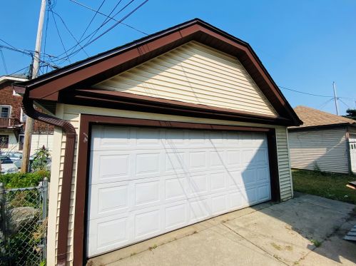 1313 25th St, Milwaukee WI 53204-1945 exterior