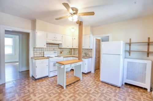 48 Lexington Ave, Greenwich CT 06830-5729 exterior