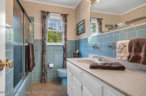 6 Southview Ter, Middletown NJ 07748-2415 exterior