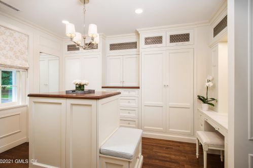 200 Clapboard Rdg Rd, Greenwich CT 06831-3352 exterior