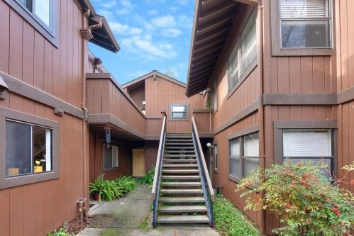 837 Camelback Pl, Concord CA 94523-1230 exterior