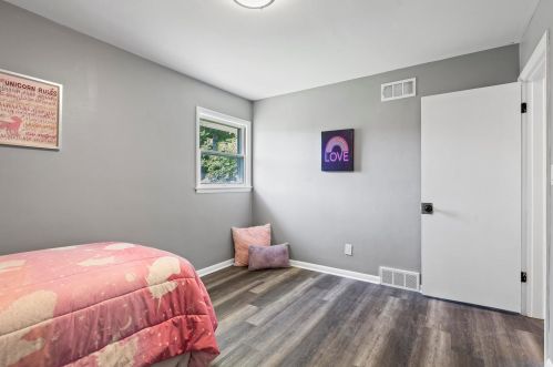 6929 Sussex St, Milwaukee WI 53209-2414 exterior