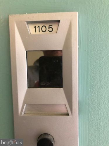 10401 Grosvenor Pl, Rockville MD  20852-4646 exterior