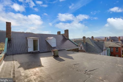 301 Penn St, Huntingdon PA 16652-1609 exterior