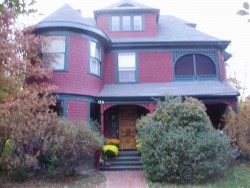 115 Sumner St, Newton MA  02459-1914 exterior