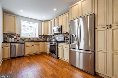 827 28th St, Philadelphia PA  19130-1724 exterior