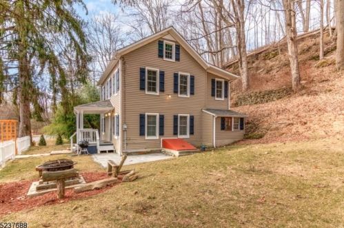 925 Wall St, Fredon NJ  07860-4214 exterior