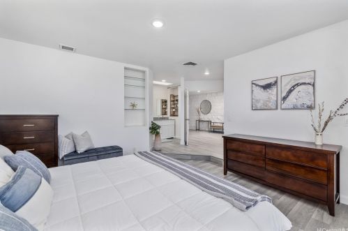 1490 Ala Leleu St, Honolulu HI  96818-1515 exterior