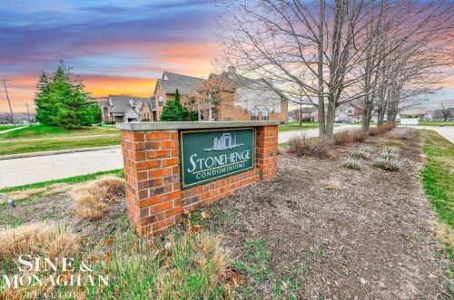 28793 Berwick Ct, New Baltimore MI 48047-5423 exterior