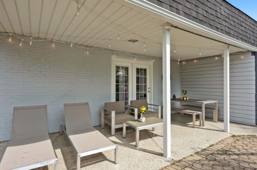 6912 Minnetonka Ave, Chicago IL 60646-1517 exterior