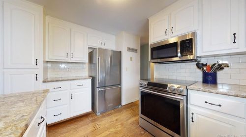 30 Marjorie Ln, Vernon CT 06066-4008 exterior