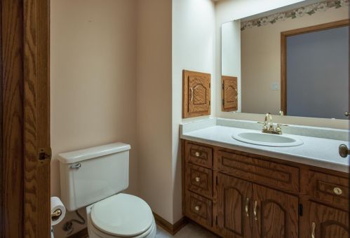 3303 Stokes Ln, Manitowoc WI 54220-2327 exterior