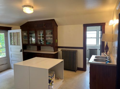 1607 Division St, Manitowoc WI 54220-5627 exterior