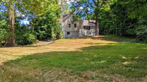 7 Phillips Rd, Poughkeepsie NY 12603-2909 exterior