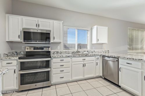 19806 15 Pl, Phoenix AZ 85024-3648 exterior