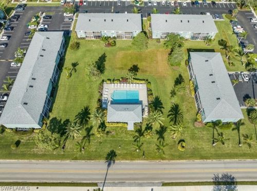 140 Cypress Way, Naples FL 34110-1212 exterior