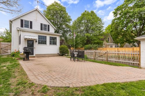 932 Wicker St, Bull Valley IL 60098-2356 exterior