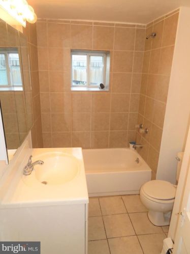 123 Levering St, Philadelphia PA 19127-1403 exterior