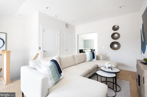 10260 Grosvenor Pl, Rockville MD 20852 exterior