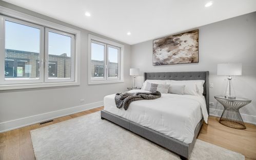 6219 Ellis Ave, Chicago IL 60653-3615 exterior