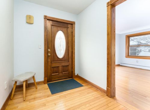 4238 Mayfair St, Kalamazoo, MI 49001-5236