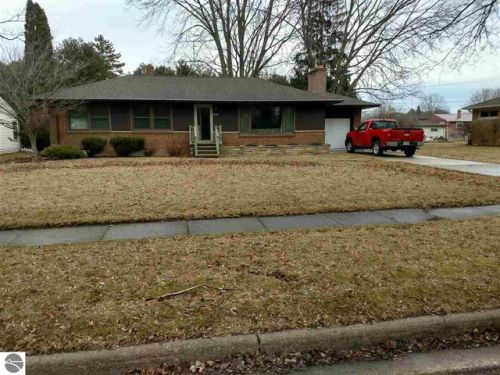 209 Grove St, Standish, MI 48658-9251