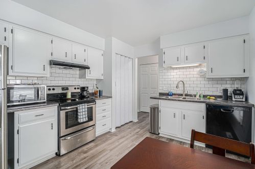 4762 Norfolk Cir, Kalamazoo MI  49024-3828 exterior