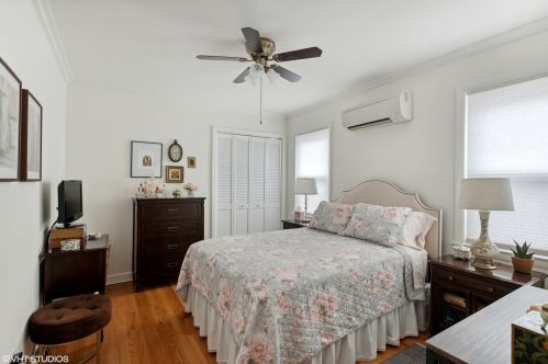 5454 Windsor Ave, Chicago IL 60625-3822 exterior